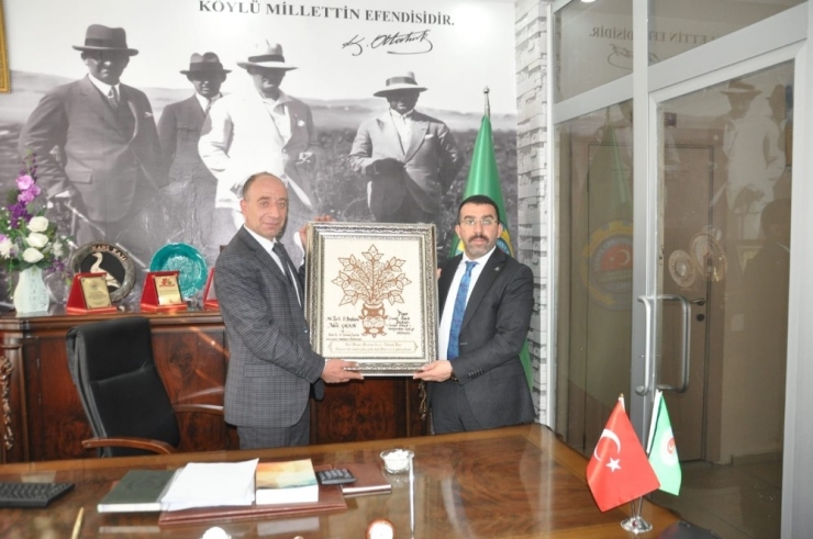 Ak Parti Kars İl Başkanı Adem Çalkın, Digor’da