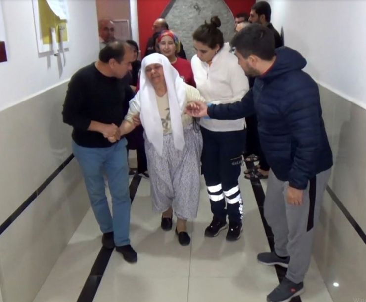 Halatı Kopan Asansörde Mahsur Kalan Ailenin Panik Anları