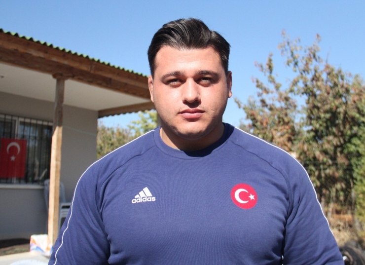 Rıza Kayaalp: “Hem Avrupa’dan Hem De Olimpiyattan Şampiyonluklarla Dönmek İstiyorum”