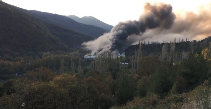 Uludağ Eteklerindeki Fabrikada Çıkan Yangın Tamamen Söndürüldü