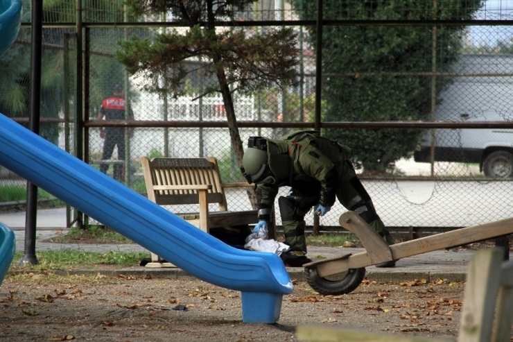Çocuk Parkındaki Şüpheli Valiz Patlatıldı