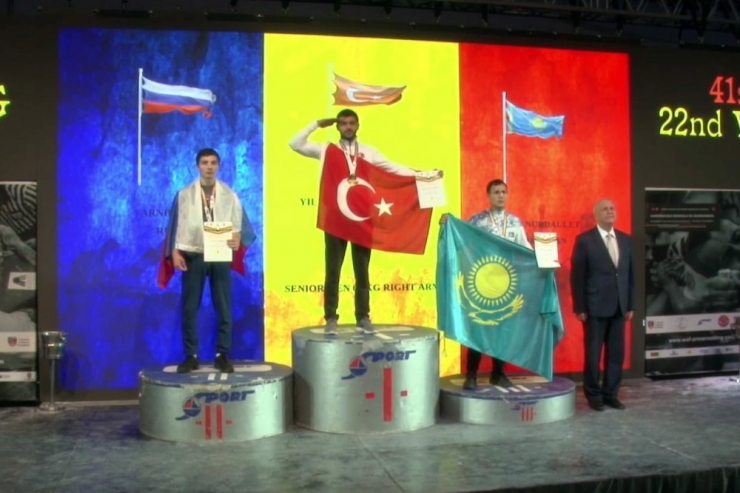 Gümüşhaneli Bilek Güreşi Sporcularından Büyük Başarı