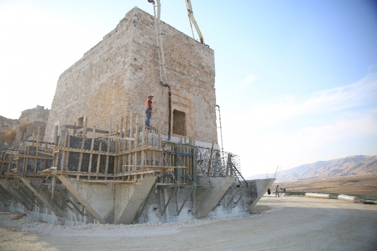 Tarihi Hasankeyf Kalesi’ne Tekne Ve Yatlarla Ulaşılacak