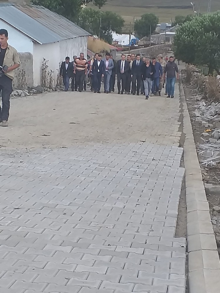 Kars’ta Köy İçi Yolları Bitirilerek Hizmete Açılıyor