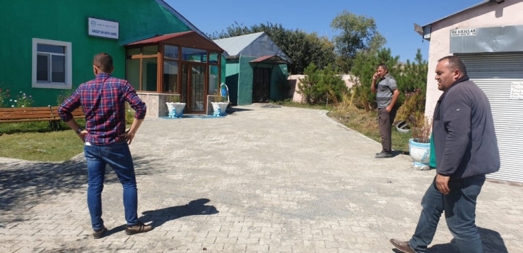 Kars’ta Köy İçi Yolları Bitirilerek Hizmete Açılıyor