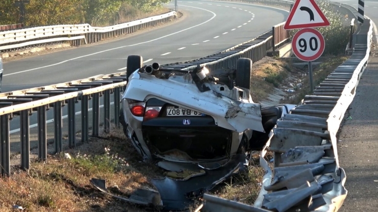 Üniversiteli Genç Kazada Feci Şekilde Can Verdi, 5 Arkadaşı Yaralandı