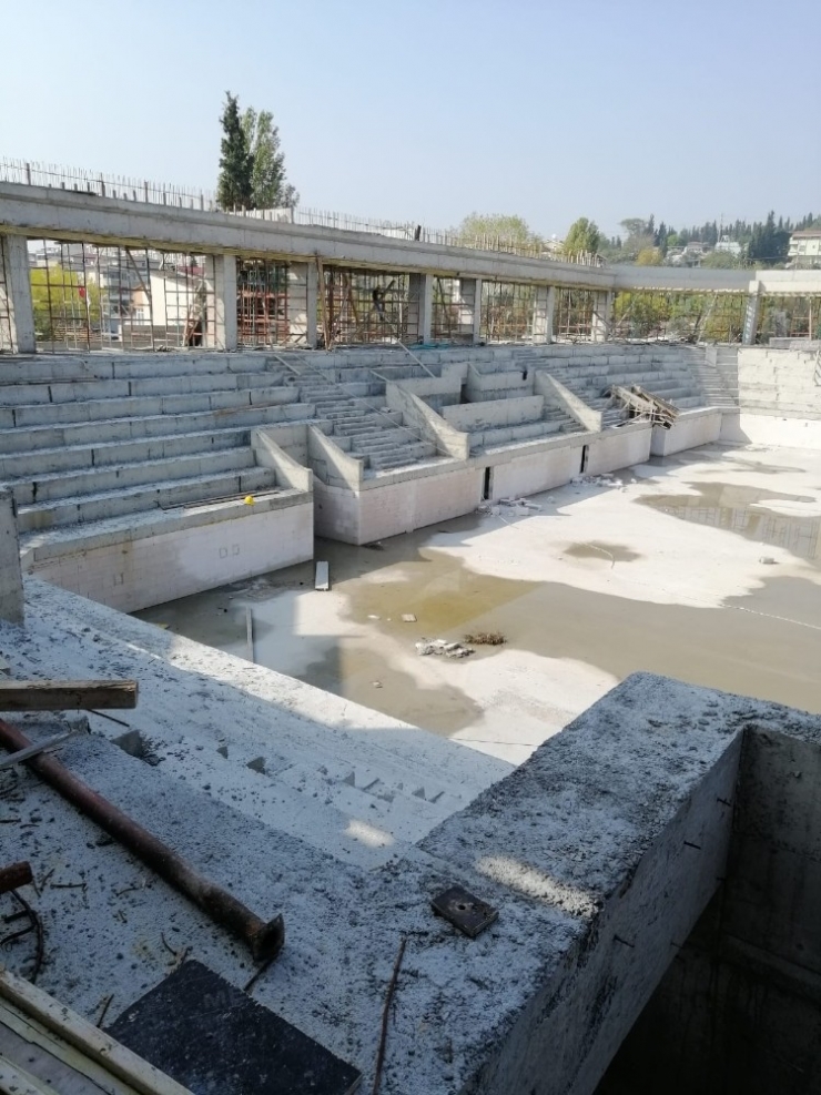 Darıca’daki Spor Salonu Şekilleniyor