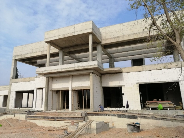 Darıca’daki Spor Salonu Şekilleniyor