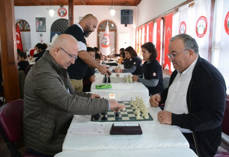 Menteşe’de Ata’ya Saygı Satranç Turnuvası