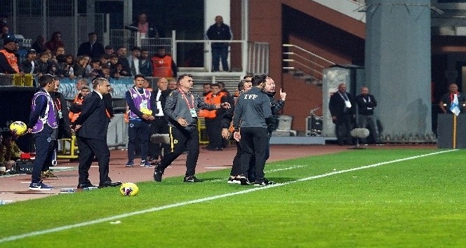 Sergen Yalçın’a ’Defol’ Dediği İddia Edilen Hakem Özkahya’ya Büyük Tepki