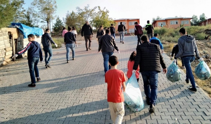 Siirt’te Çocuklar Atıkları Topladı