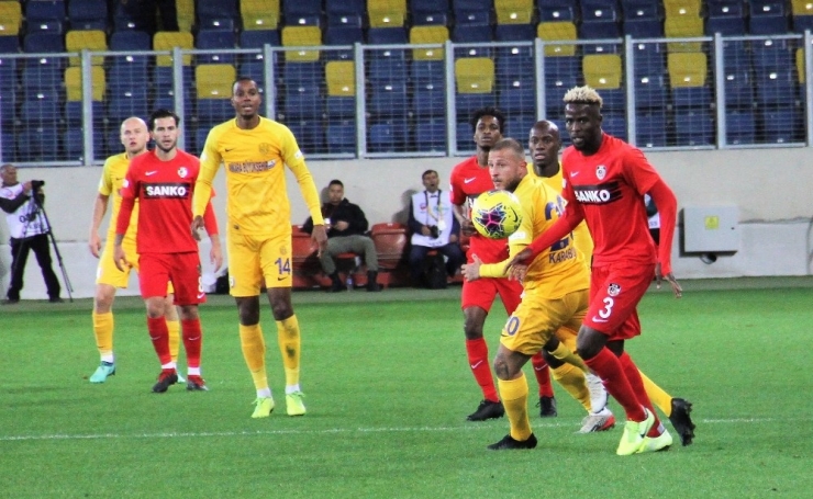 Süper Lig: Mke Ankaragücü: 0 - Gaziantep Fk.: 1 (İlk Yarı)