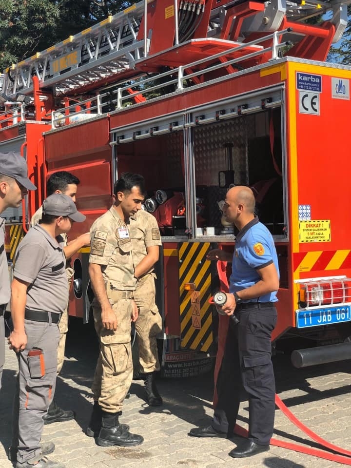 Tugay Komutanlığı İtfaiye Ekiplerine Eğitim