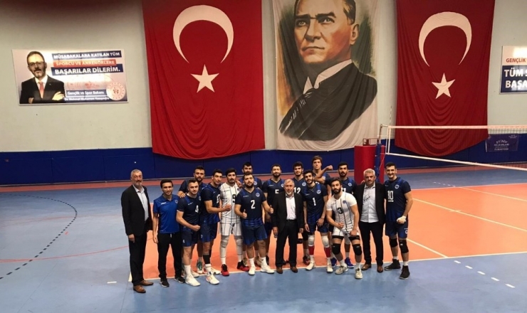 Kağıtspor Voleybolda Dolu Dizgin