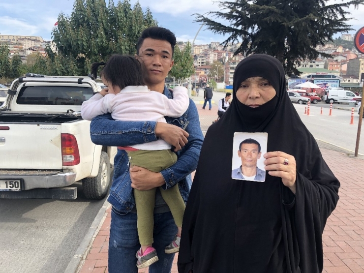 Afgan Uyruklu Anne 27 Yaşındaki Oğlunu Arıyor