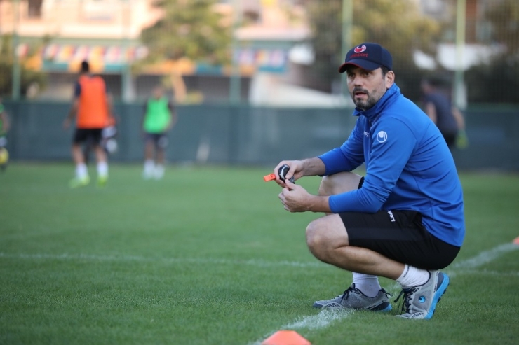 Erol Bulut: “Trabzonspor’dan 3 Puan Almaya Çalışacağız”