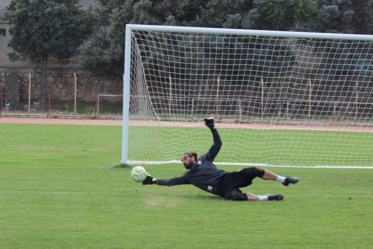 Salihli Belediyespor Az Atıp, Az Yiyor