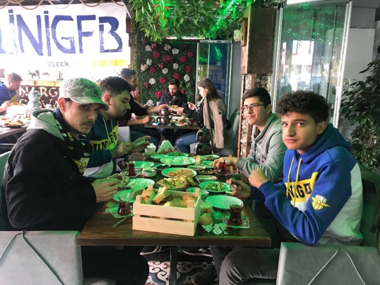 Bilecik’teki Fenerbahçelilerden Kaynaşma Kahvaltısı