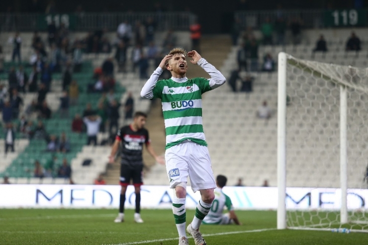 Bursaspor Bu Sezon Sahasında İlk Kez Puan Kaybetti