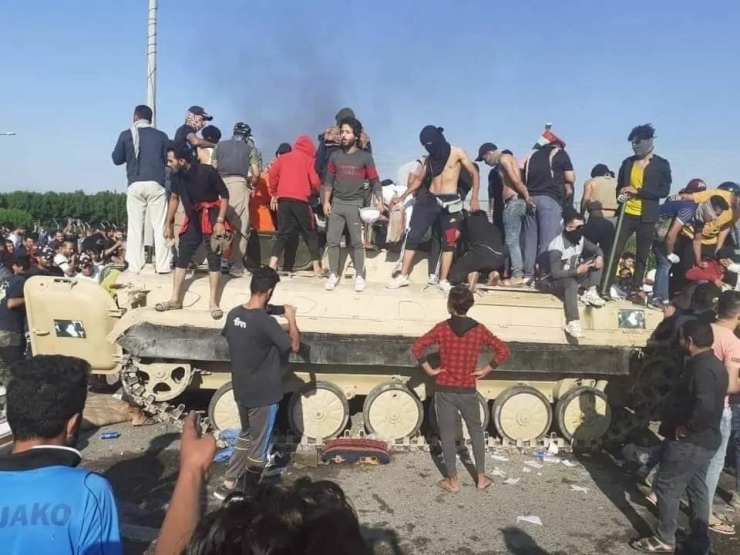 Protestoların Sürdüğü Irak’ta Anayasa Değişikliği İçin İlk Toplantı
