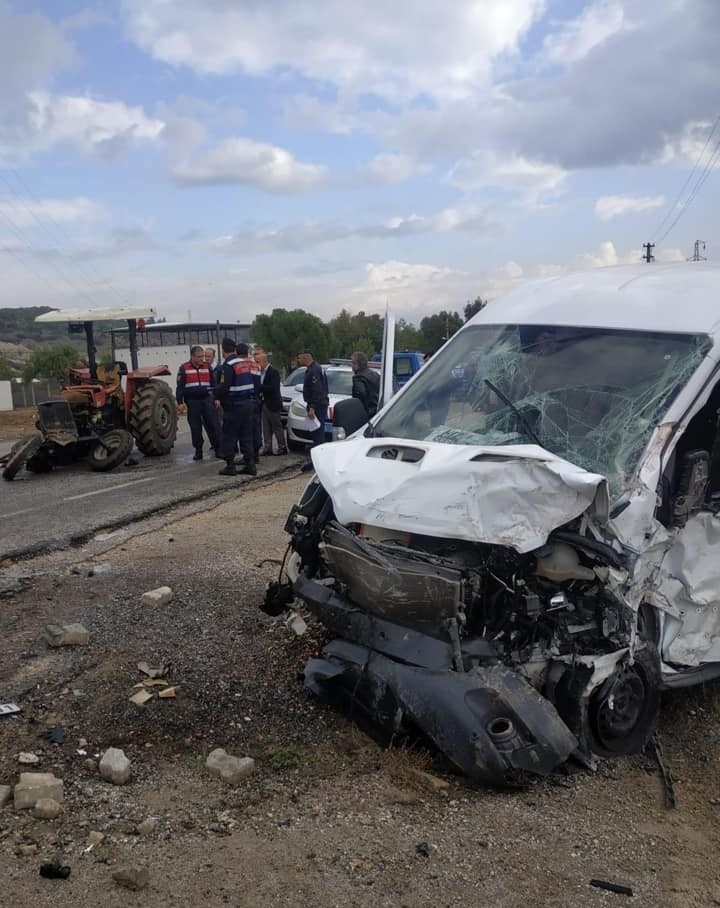 İzmir’de Feci Kaza: 1 Ölü, 1’i Ağır 3 Yaralı