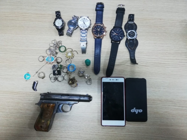 1 Haftada 4 Evden 150 Bin Tl’lik Hırsızlık Yapan Şahıs Yakalandı