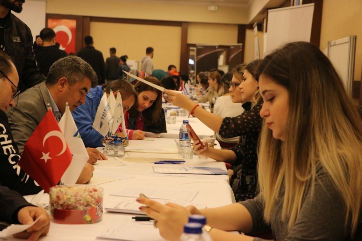 Manisa’da İş Arayan Ve İşvereni Buluşturan Program