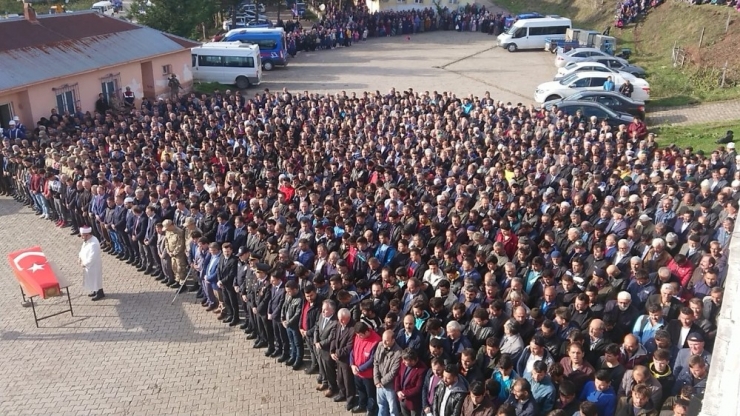 Kazada Ölen Uzman Çavuş Son Yolculuğuna Uğurlandı