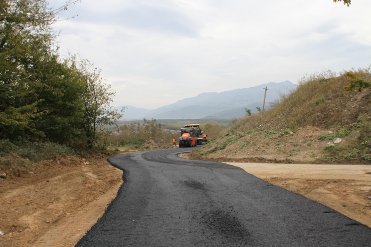 Büyükşehir Belediyesi Ekipleri Asfalt Çalışmalarını Sürdürüyor