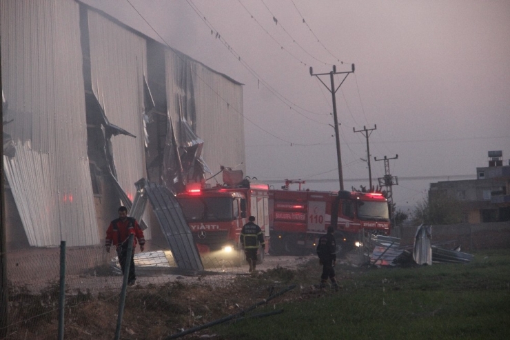 Çırçır Fabrikasında Korkutan Yangın: Tonlarca Pamuk Kül Oldu