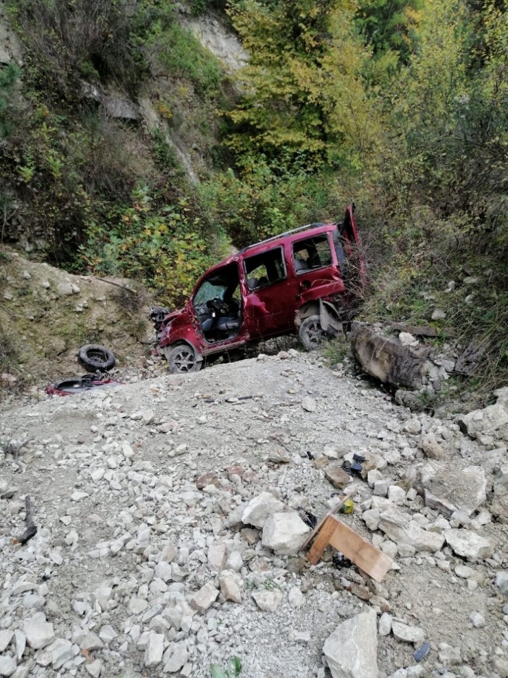 Uçuruma Yuvarlanan Sürücü 1 Gün Sonra Ölü Bulundu