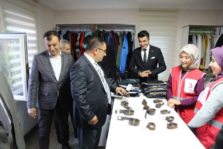 Tunceli’ De ‘Giysibank’ Projesi