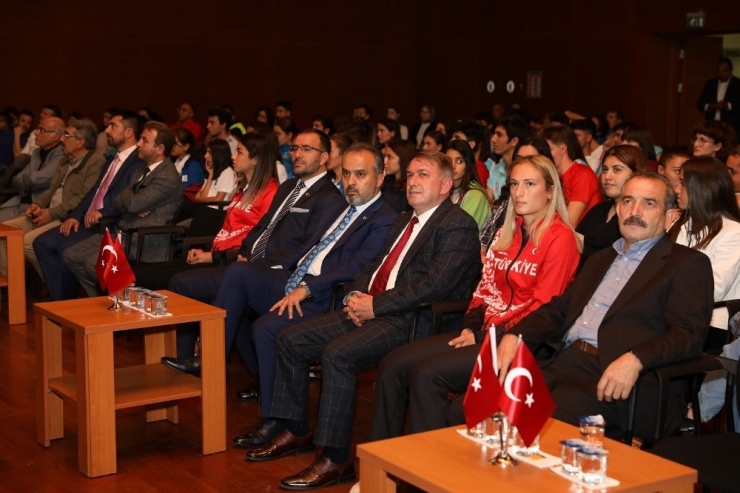 Sporun Yıldızları Bursalılarla Buluştu