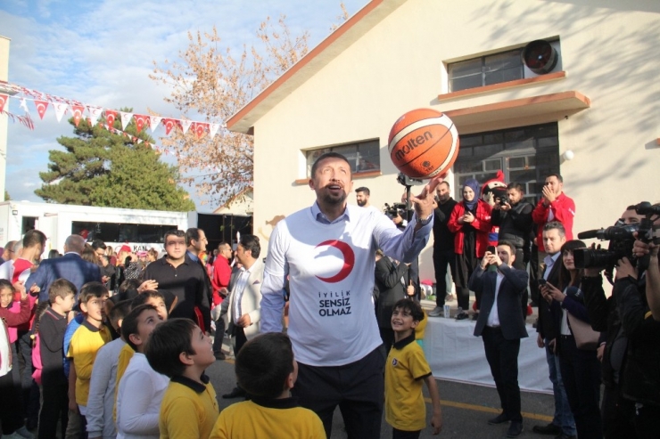 Türk Basketbolunun Önemli İsimleri Kan Bağışı İçin Sahada