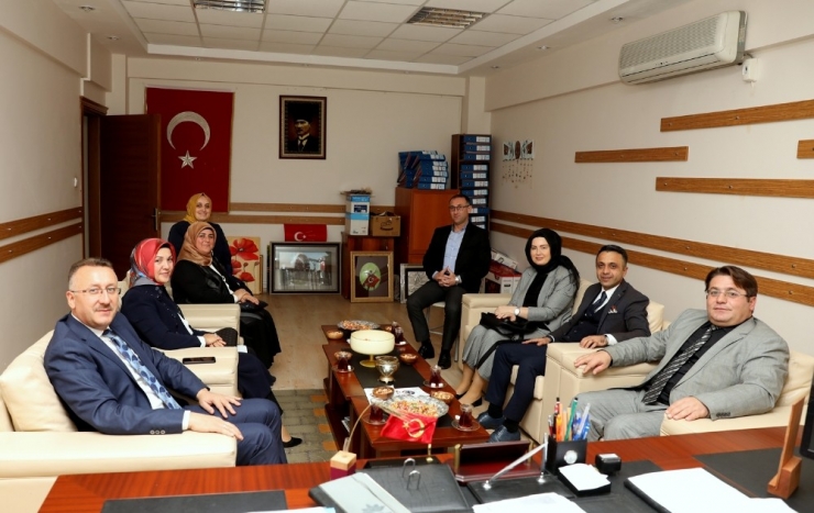 Kursiyerlere Sertifikaları Verildi