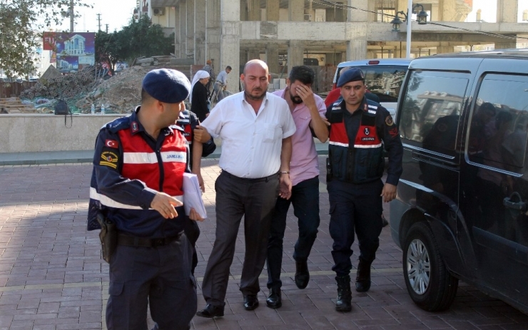 Alanya’da 7 Ayrı Otobüse Taşlı Saldırıda Bulunan 2 Şüpheli Yakalandı