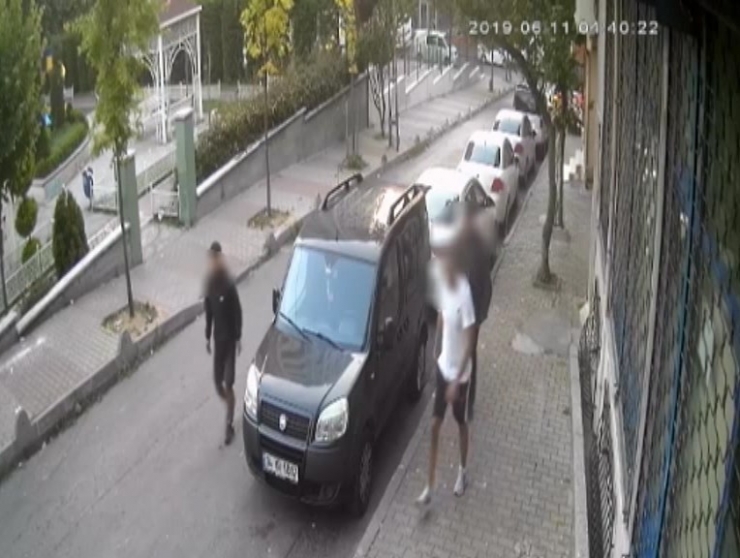 Bağcılar’da Bir Garip Hırsızlık Kamerada