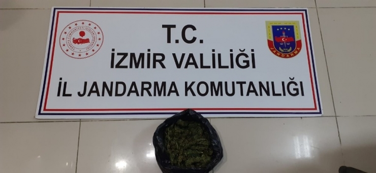 İzmir’de Uyuşturucu Operasyonu: 2 Gözaltı
