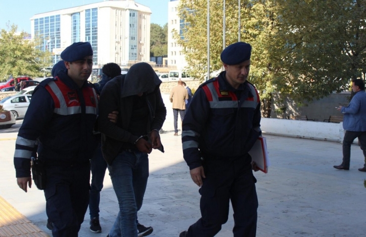 Elazığ’da Hırsızlık Şüphelisi 3 Şahıs Yakalandı