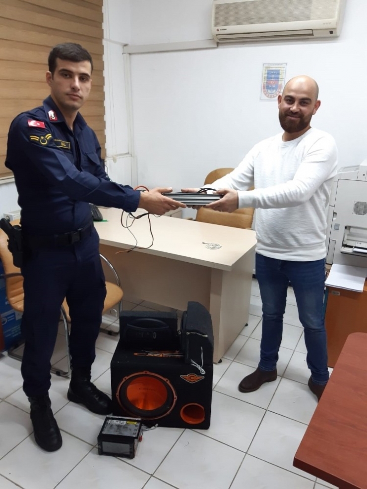 Oto Hırsızı Önce Kameralara Sonra Jandarmaya Yakalandı