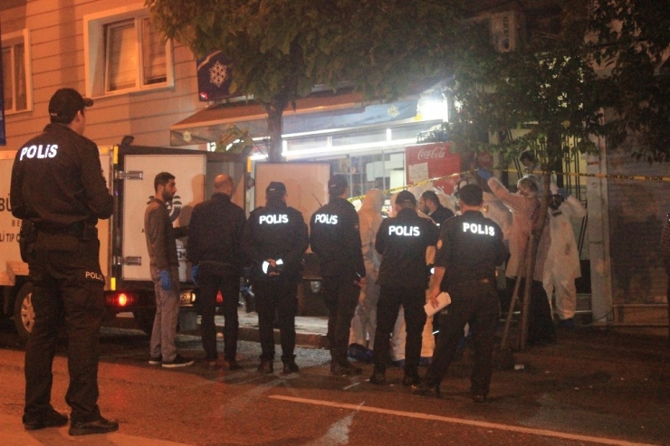 Fatih’te Ölü Bulunan 4 Ceset Adli Tıp’a Kaldırıldı