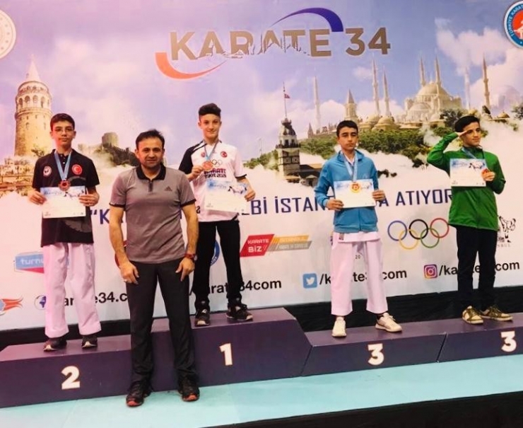 Ispartalı Karateciler, Karate 34 Süper Ligi’nden 10 Madalya İle Döndü