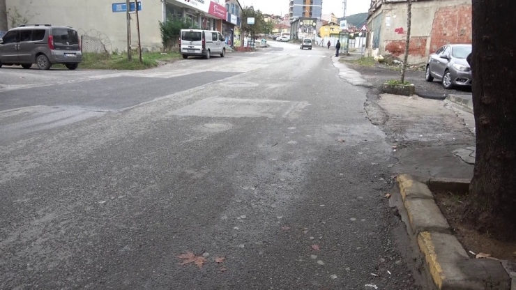 Karı Kocadan Maskeli Hırsızlara Kaldırım Taşlı Müdahale