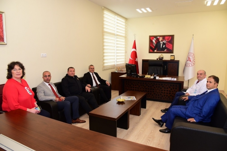 Vali Deniz, Şehir Hastanesi’nde İncelemelerde Bulundu