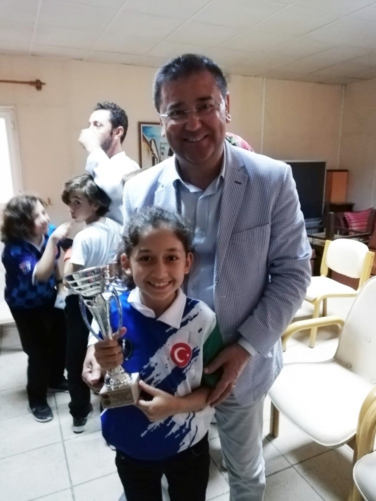 Menteşeli Sporcular Satrançta Rakip Tanımıyor