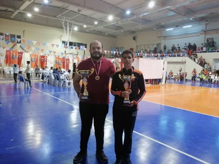 Menteşeli Sporcular Satrançta Rakip Tanımıyor