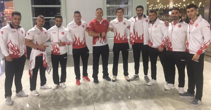 Milli Vücut Geliştirme Sporcuları Dubai’de Türkiye’yi Temsil Edecek