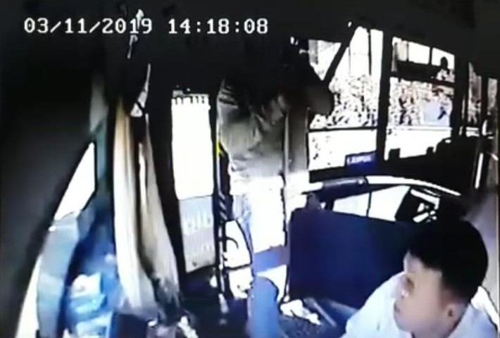 Engelli Kartıyla Otobüse Binen Şahıs Şoföre Saldırdı