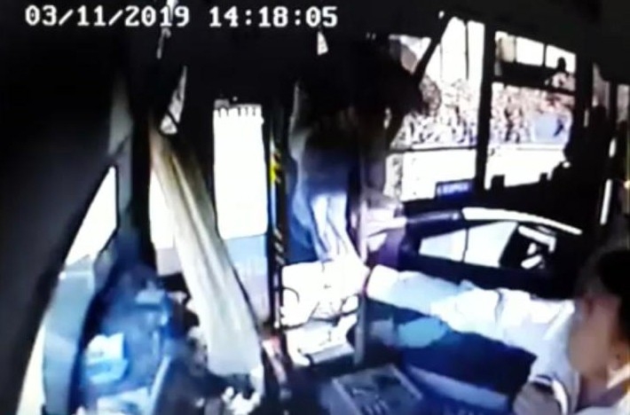 Engelli Kartıyla Otobüse Binen Şahıs Şoföre Saldırdı