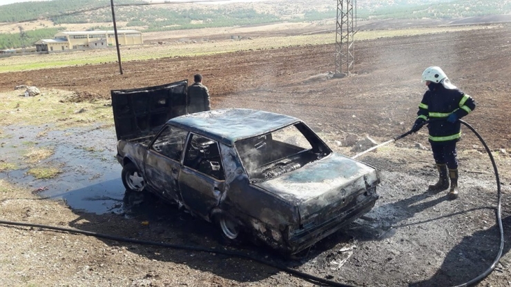 Seyir Halindeki Araç Alev Aldı